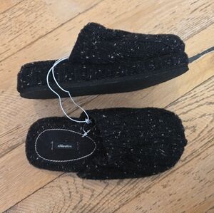 Xhilaration Black & Pink Sweater Knit Clog Slippers New Size 7